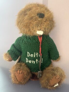 Delta Dental Boyd’s Beaver Plush with Green Sweater